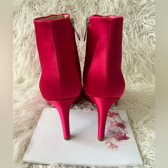 Sam Edelman Fuchsia Pink Satin Ankle Booties Size 8 - Picture 6 of 7